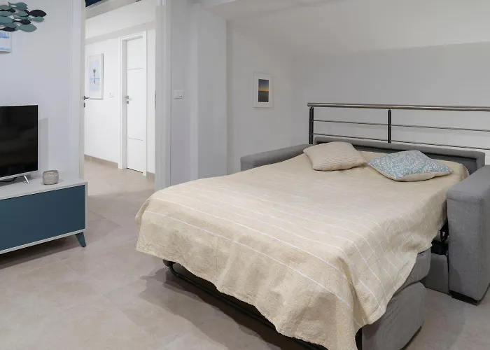 Le Di - Il Faro * ואדה